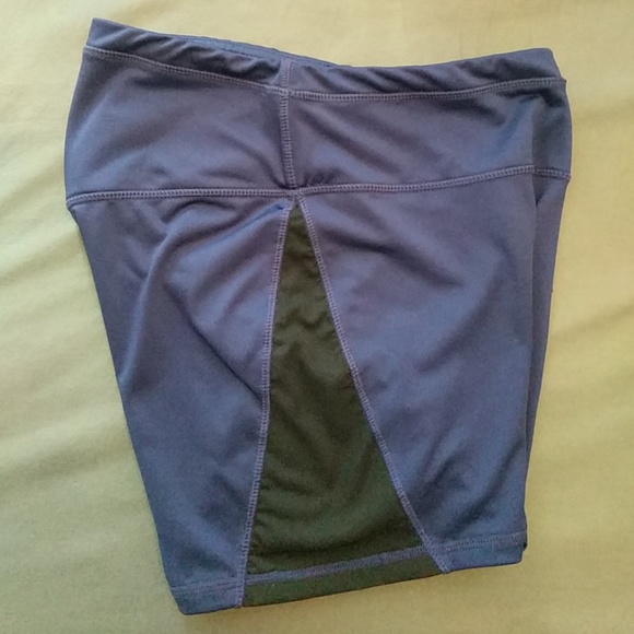 Exercise shorts - Picture 4 of 5